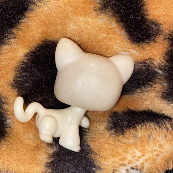 Littlest Pet Shop Cat 2004 - Picture 6 of 12